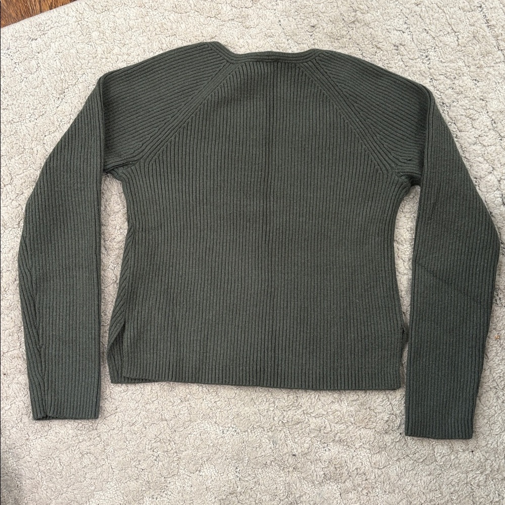 Women's Green V-Neck Sweater - Picture 3 of 3